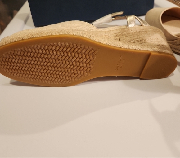 Cole Haan Linen Gold Espadrille Wedges Size 10 NIB - Picture 6 of 13